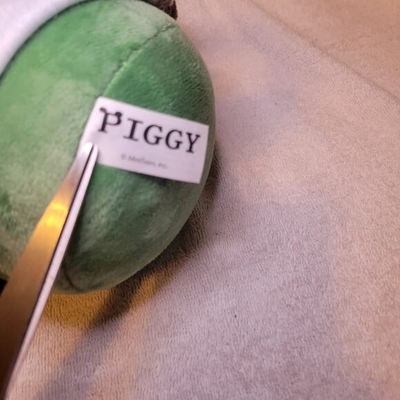 Roblox PIGGY Game 13” Piggy Zombie Push Belly Light Up Eye Stuffed Plush Toy NWT - Picture 4 of 9